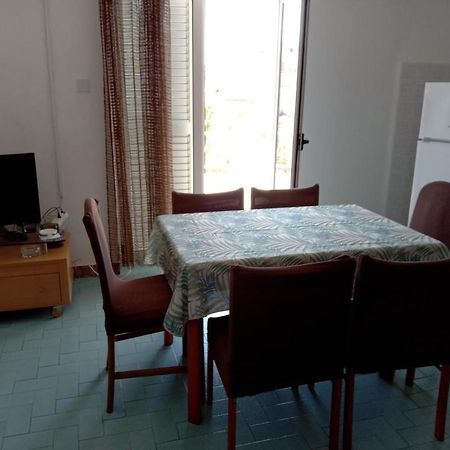 Apartment For 6 In Makarska Centar Kültér fotó